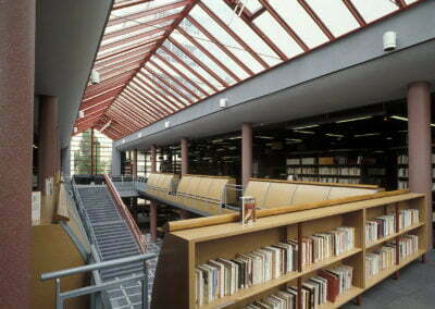 ©unemadera interior biblioteca